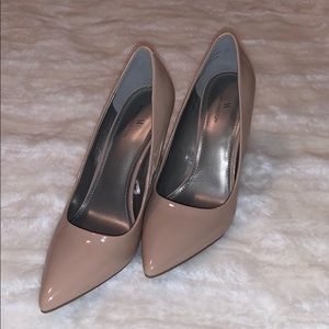 New Worthington Tan Heels